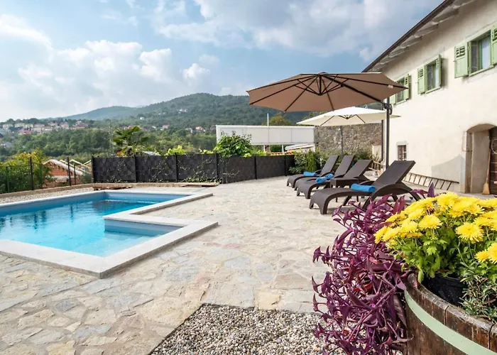 Vila Mira With Pool Poljane